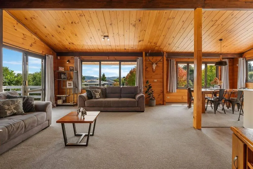 Spacious And Superb! Taupo