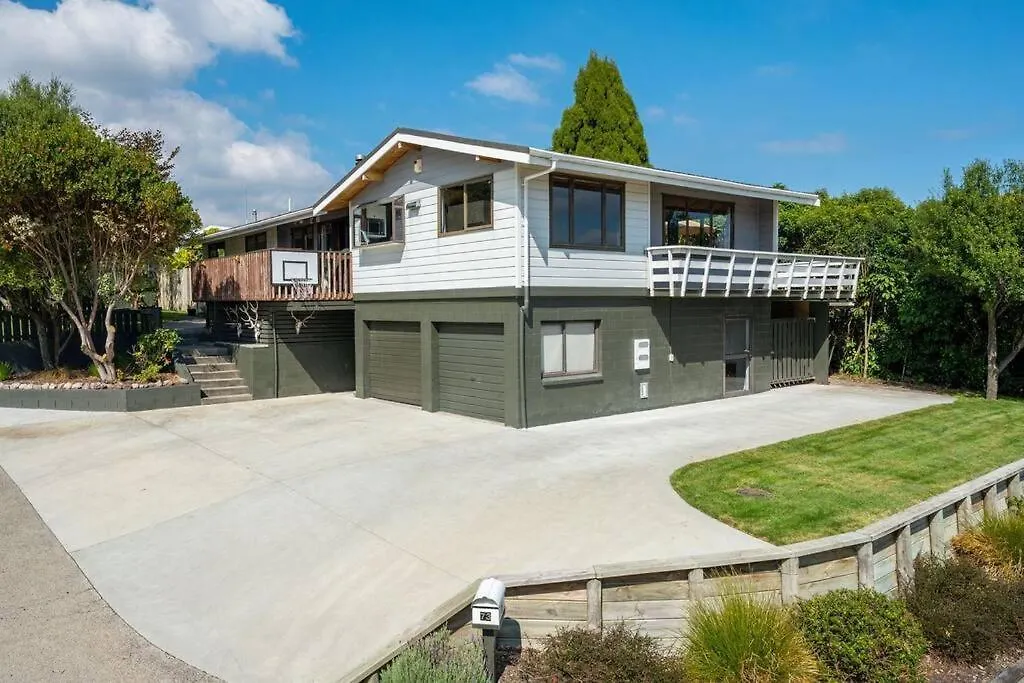 Spacious And Superb! Taupo